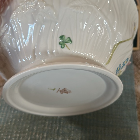 Belleek Serving Bowl - Picture 4 of 9